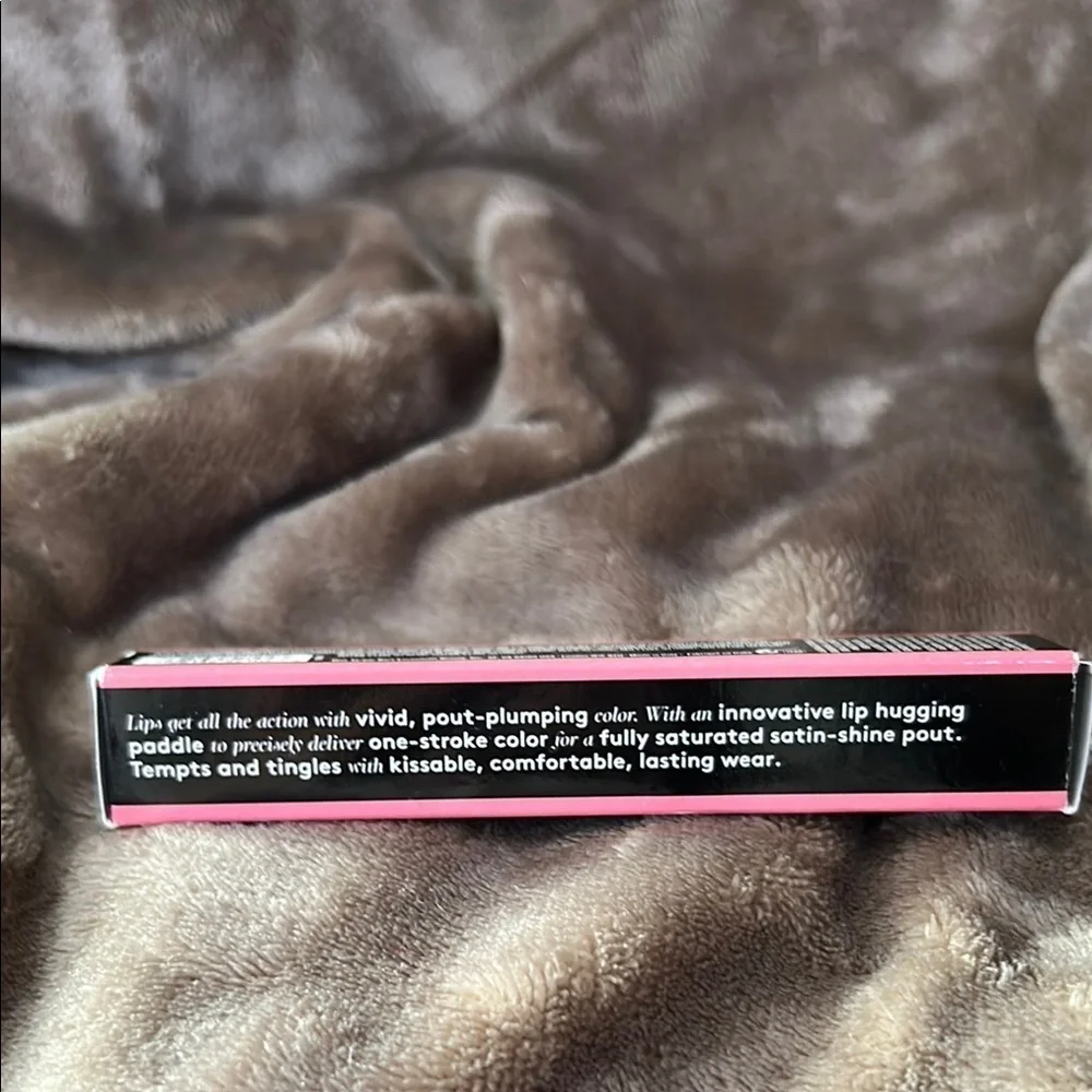 Buxom Va-Va-Plump Shiny Liquid Lipstick